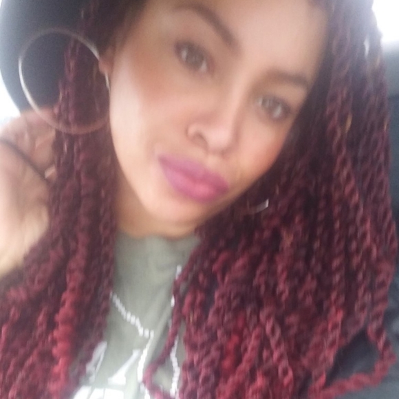 Meet your Posher, Amber - Picture 3 of 3